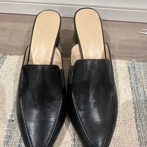 Indigo Women's Black Leather Clogs